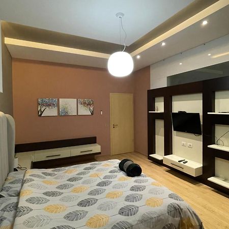 Lux Apartment Tiranë Luaran gambar