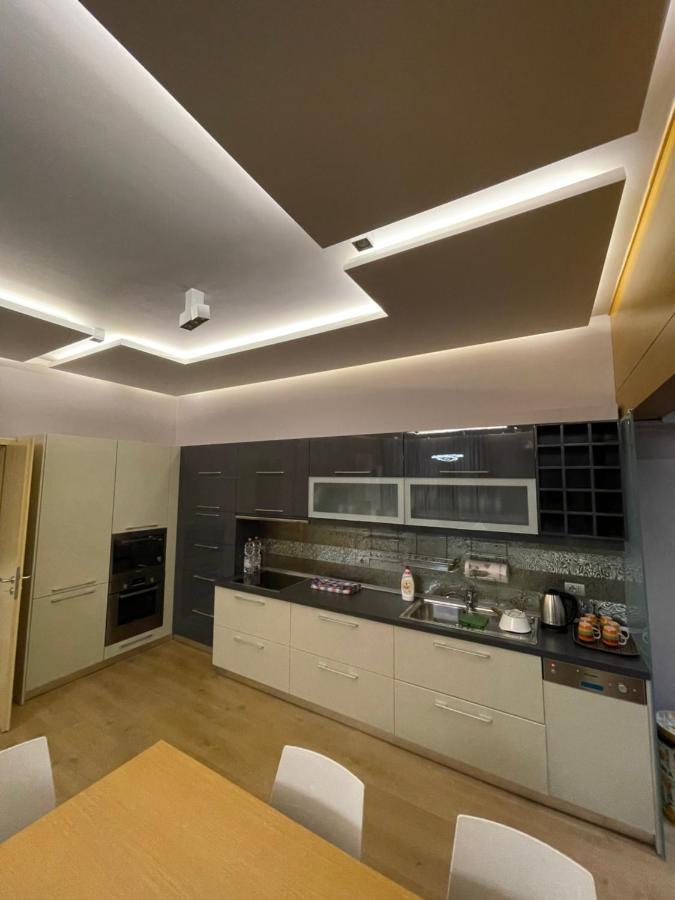 Lux Apartment Tiranë Luaran gambar