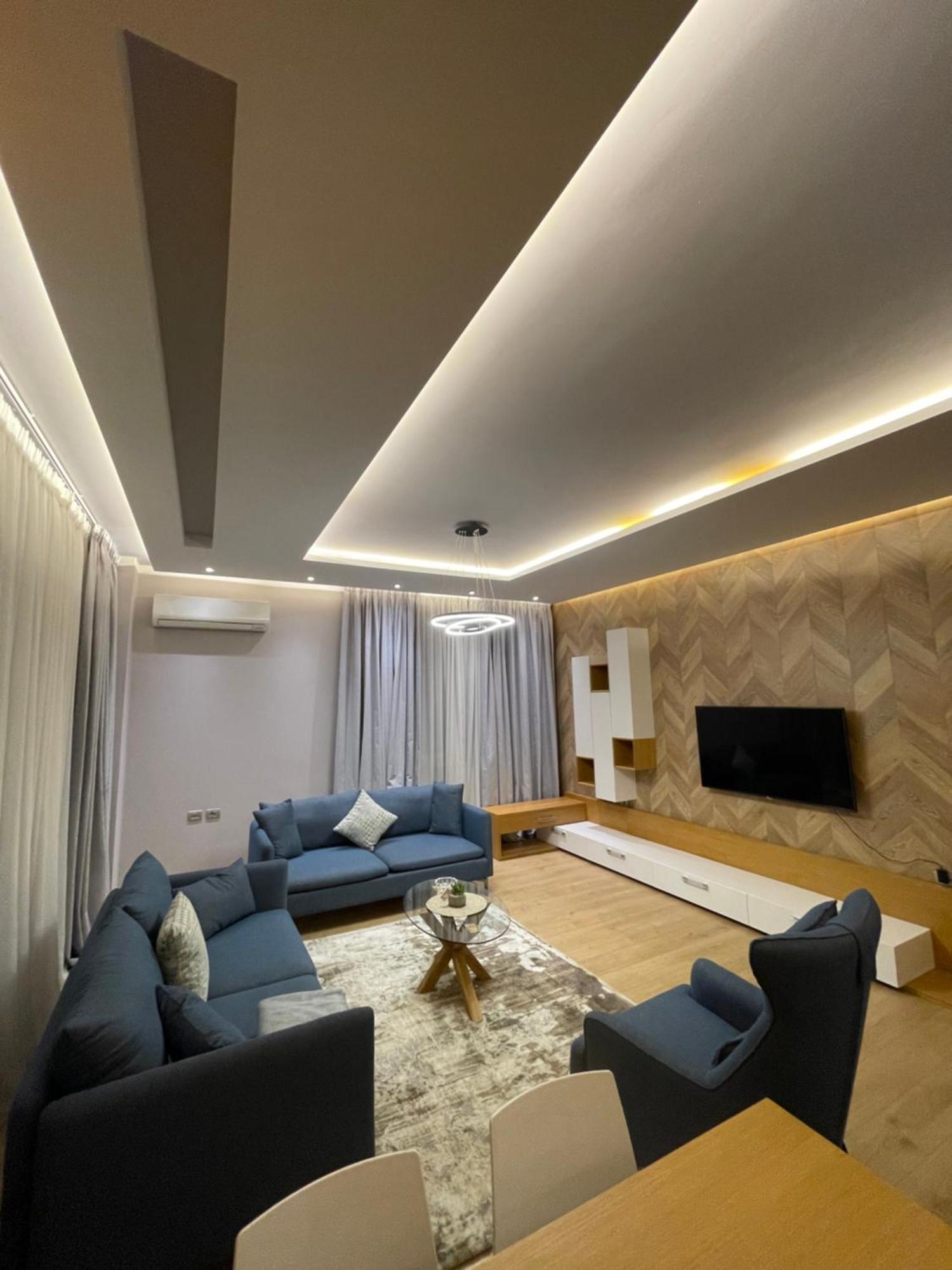 Lux Apartment Tiranë Luaran gambar