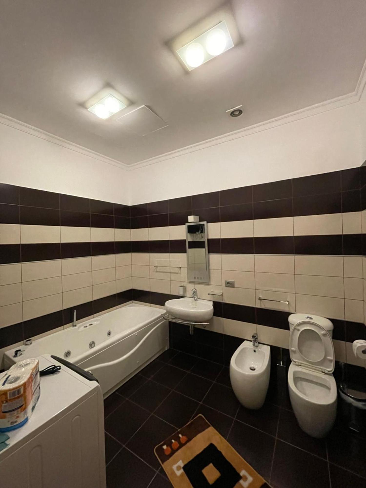 Lux Apartment Tiranë Luaran gambar